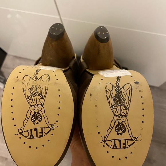 Leather, wooden heel. Purchased in Montreal. New. - Picture 4 of 5